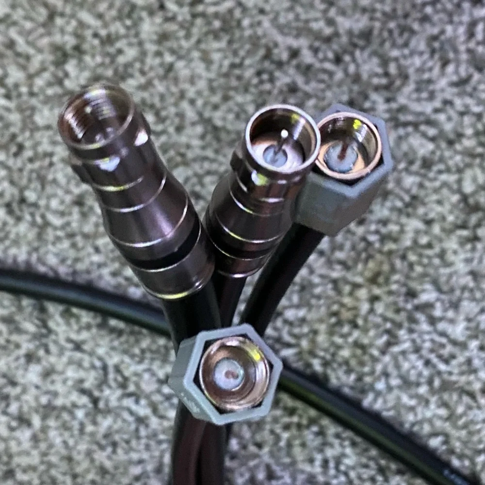 25 plus feet of cable line & 5 feet of cable set.